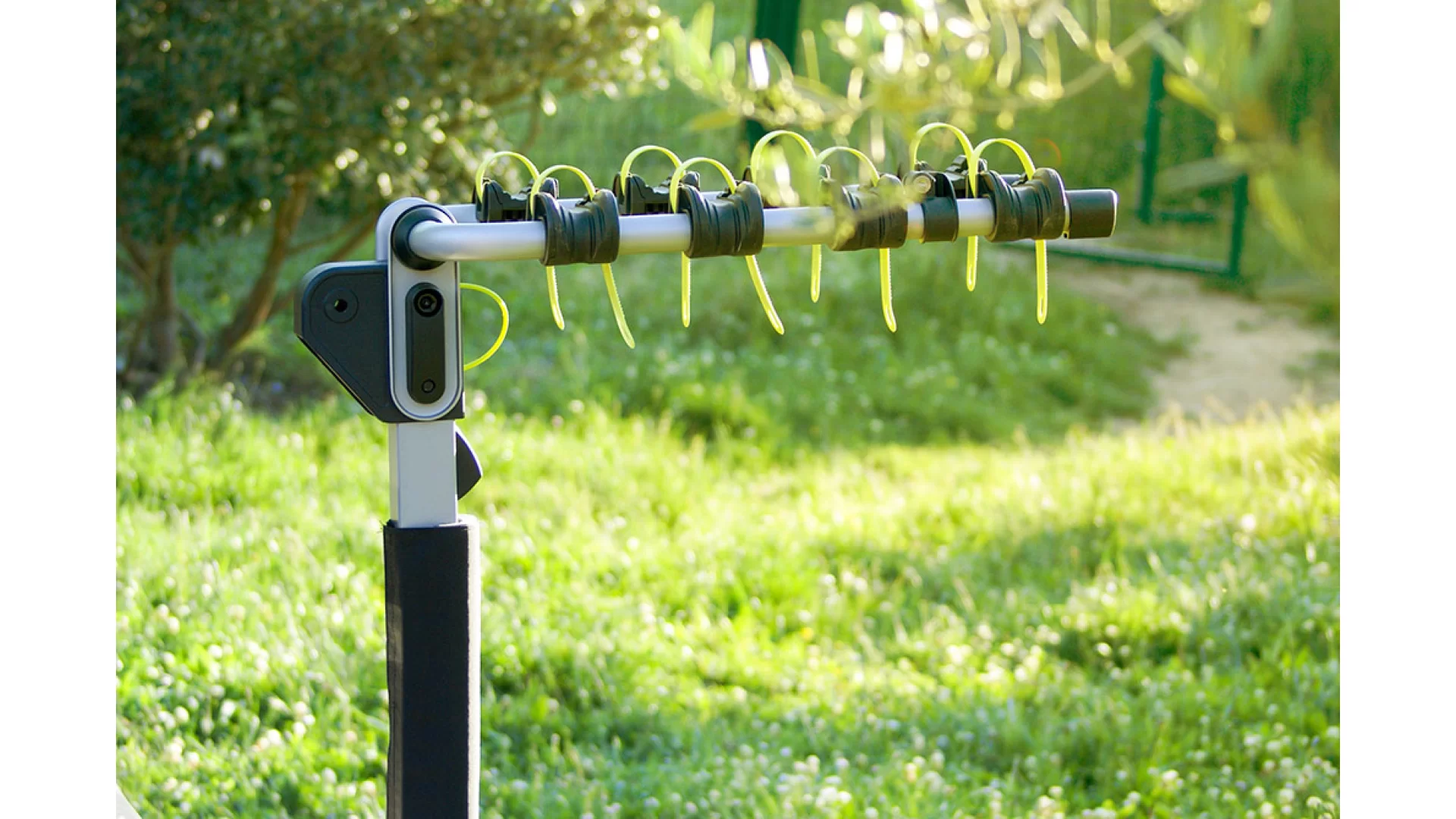 Buzzrack Buffalo 4 (Tow Ball) 4 Bike Dual Arm Rack - BR-BUFFALO-4TILT - View 1