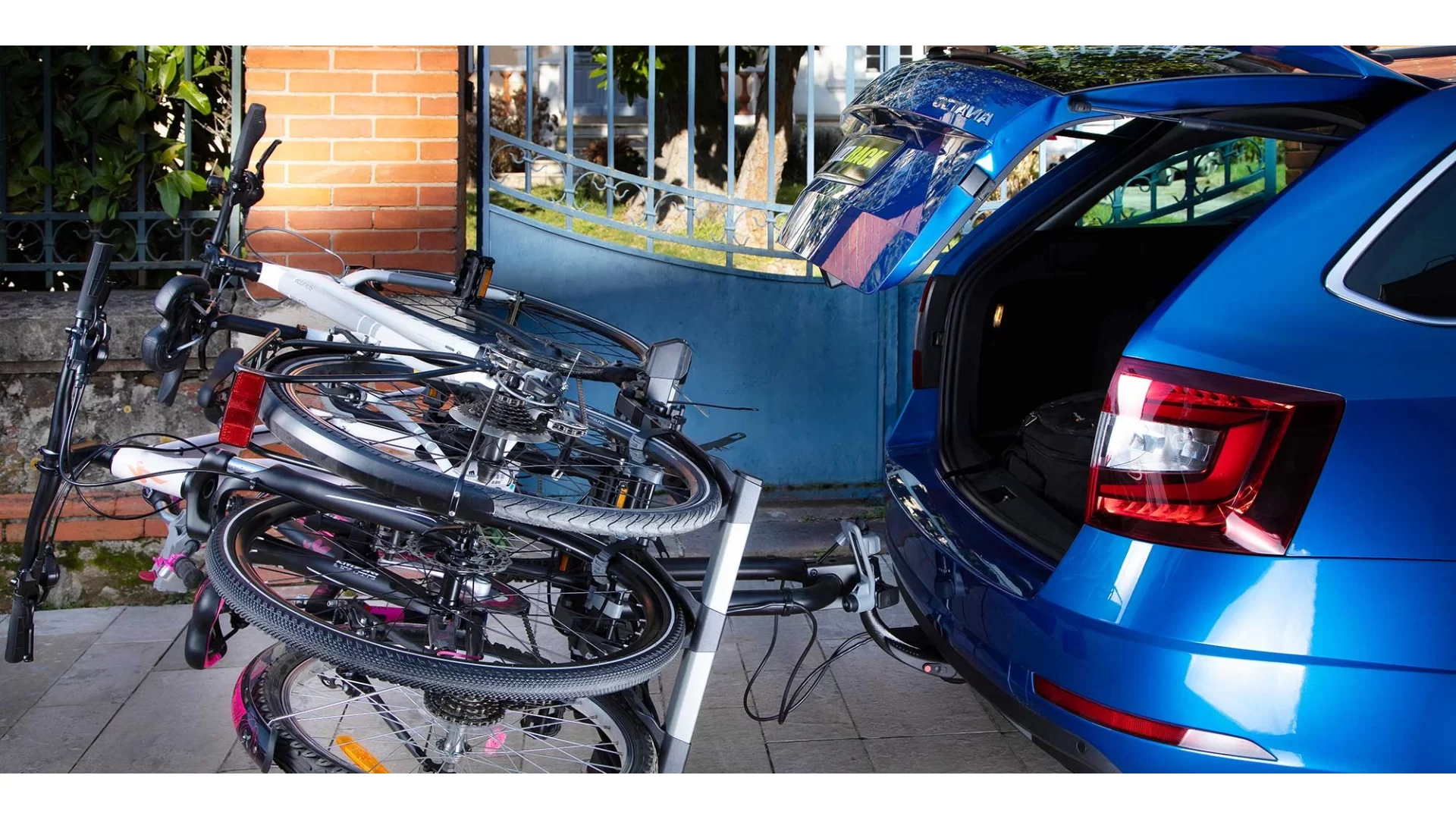 Buzzrack Eazzy 4 (Tow Ball) 4 Bike Platform Rack - BR-EAZZY-4 - View 1