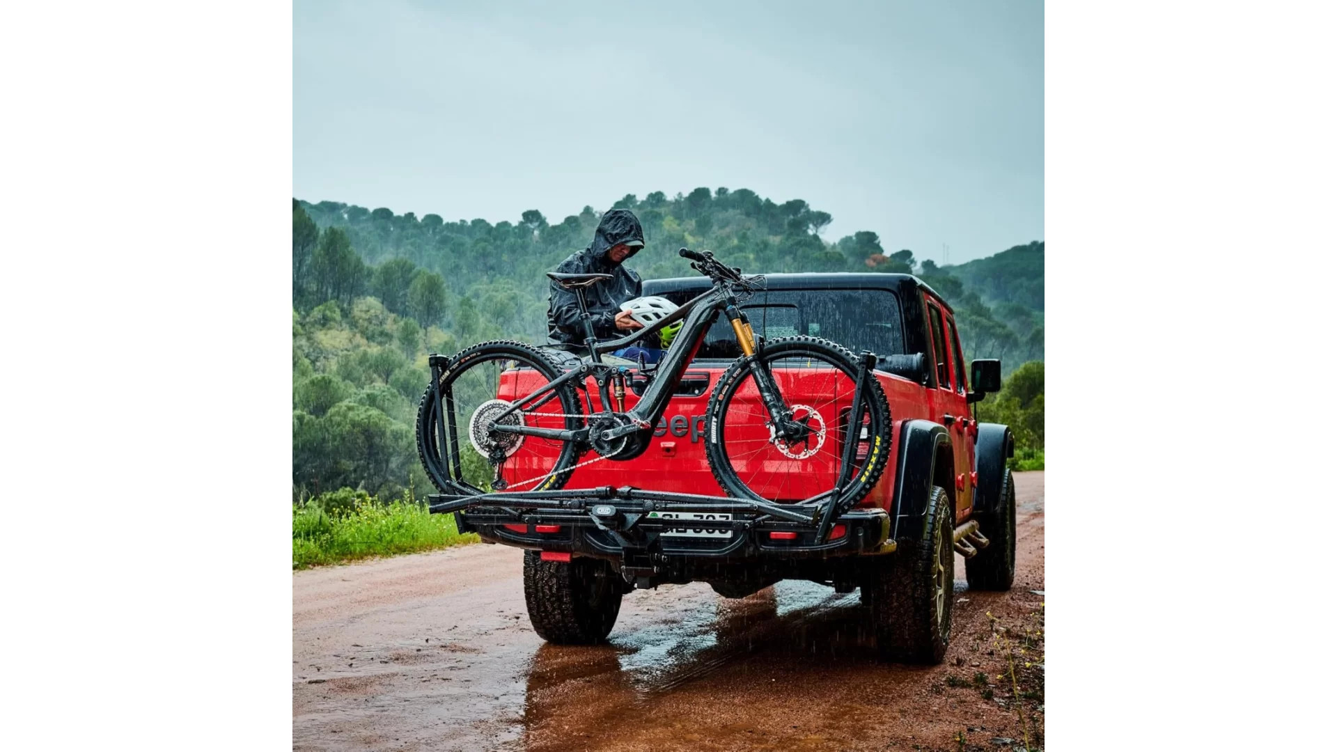 CRUZ Kicker 2 Bike Hitch Mounted Platform Rack (940-584) - View 1