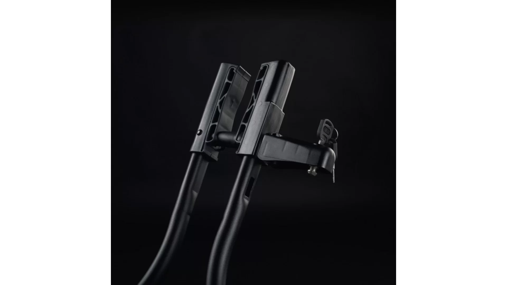 Cruz Race black roof mounted bike carrier x 4 with matching locks (940-015) - View 2