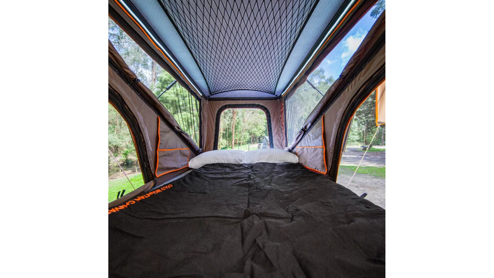 Darche Ridgeback Highrize Large Roof Top Tent (T050801567) - View 5