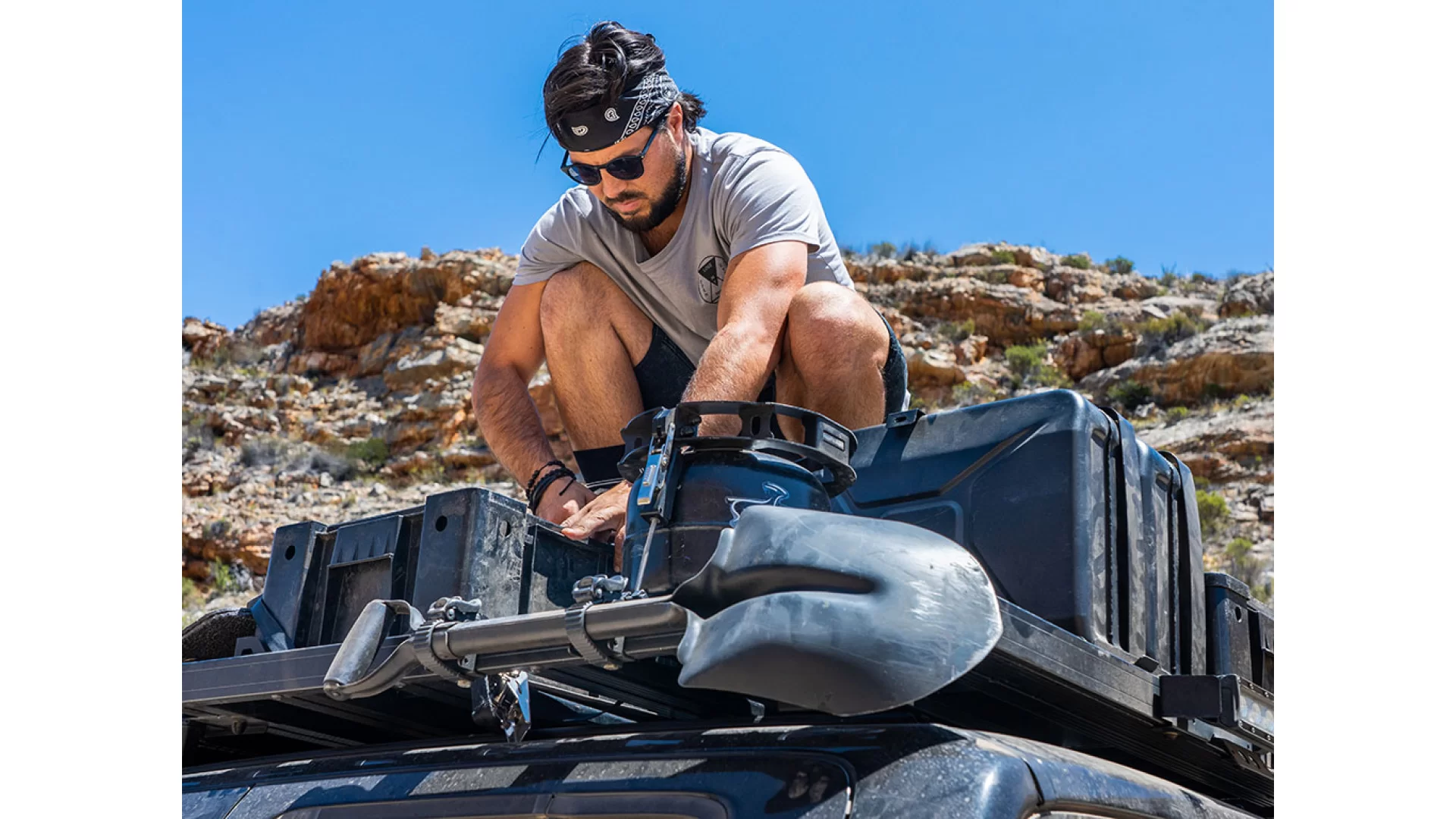 Ratcheting Spade/Shovel AND Paddle Mount - RRAC024 - View 1