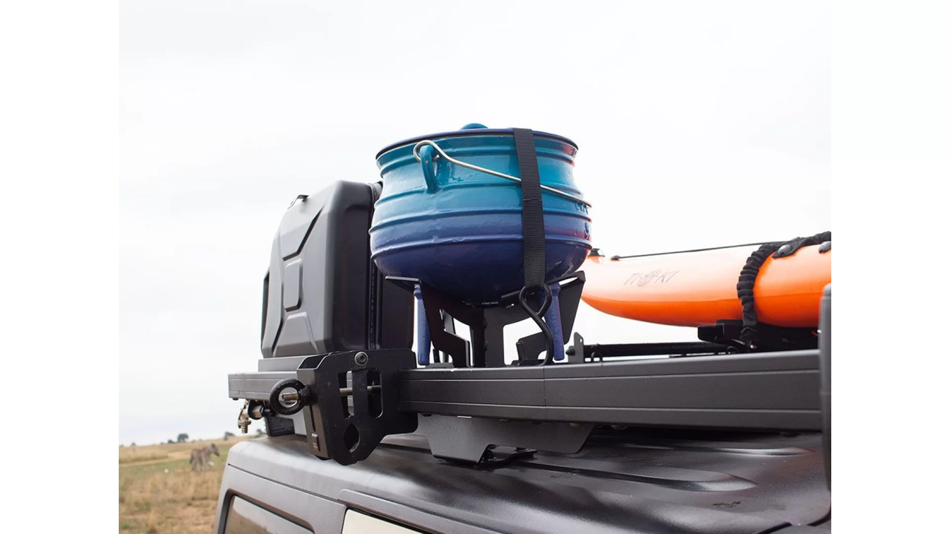 Potjie Pot/Dutch Oven AND Carrier - RRAC081 - View 3