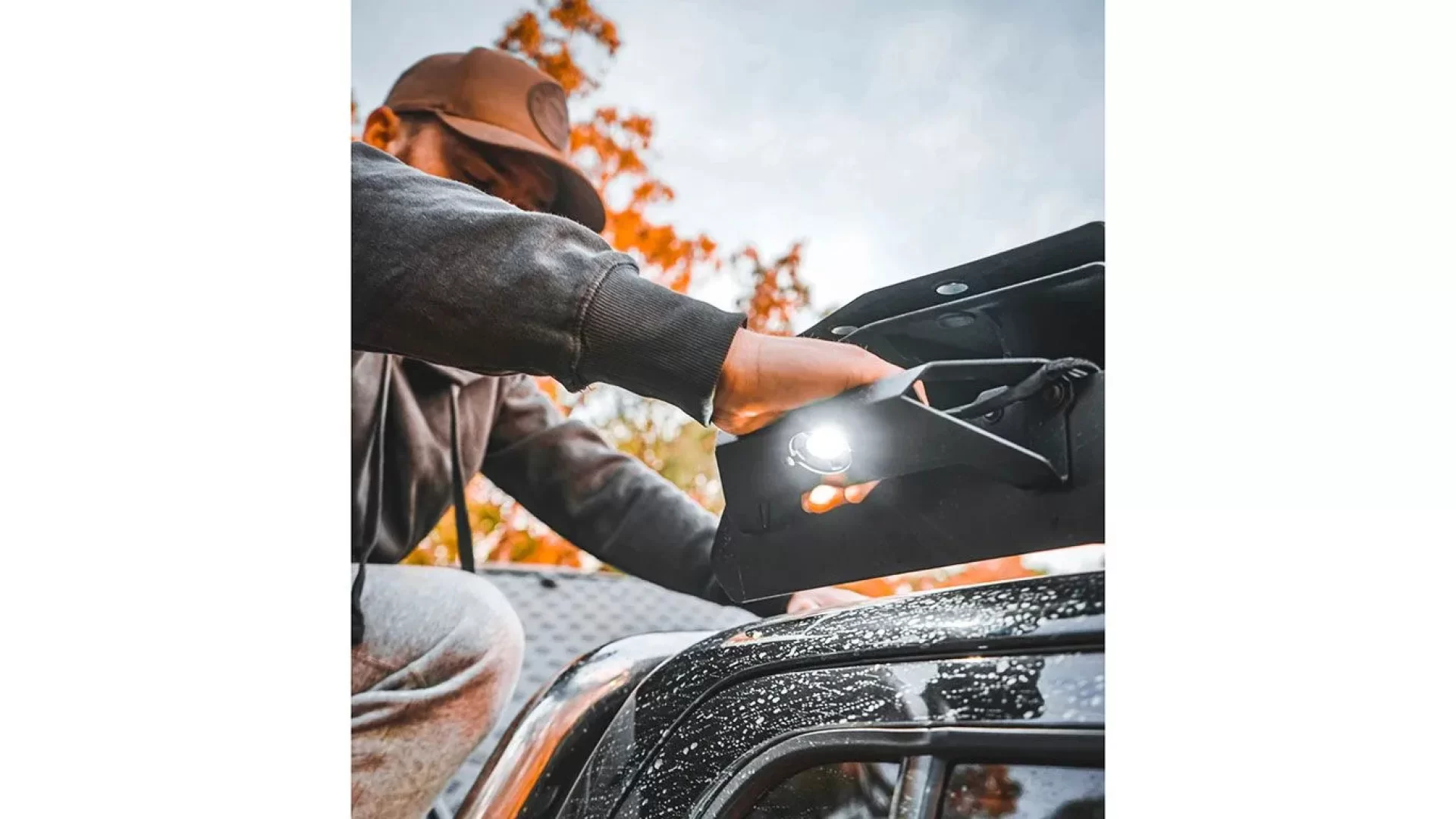 Handle/Light Slimsport Rack Bracket - RRAC190 - View 2