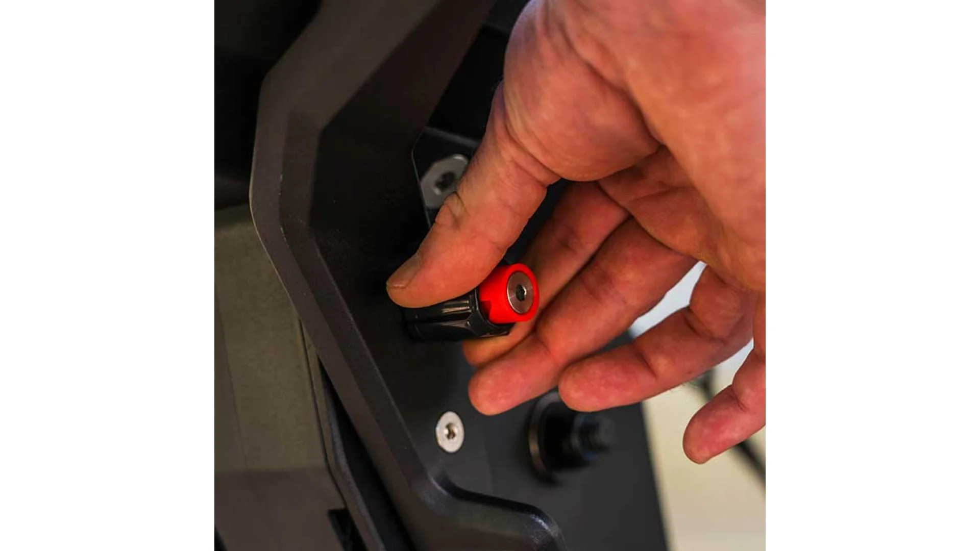 Kuat Piston ION 2 Inch 2 Bike Carrier Sandy Black - ION22B - View 6