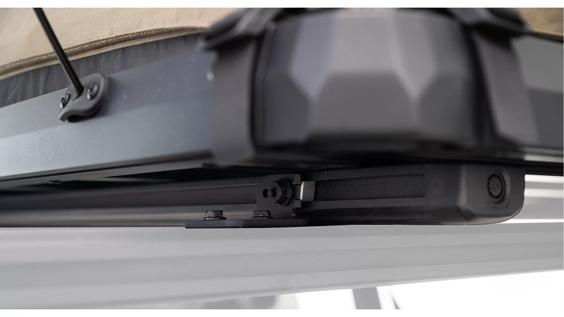 Rhino Rack Softshell Roof Top Tent (61026) - View 4