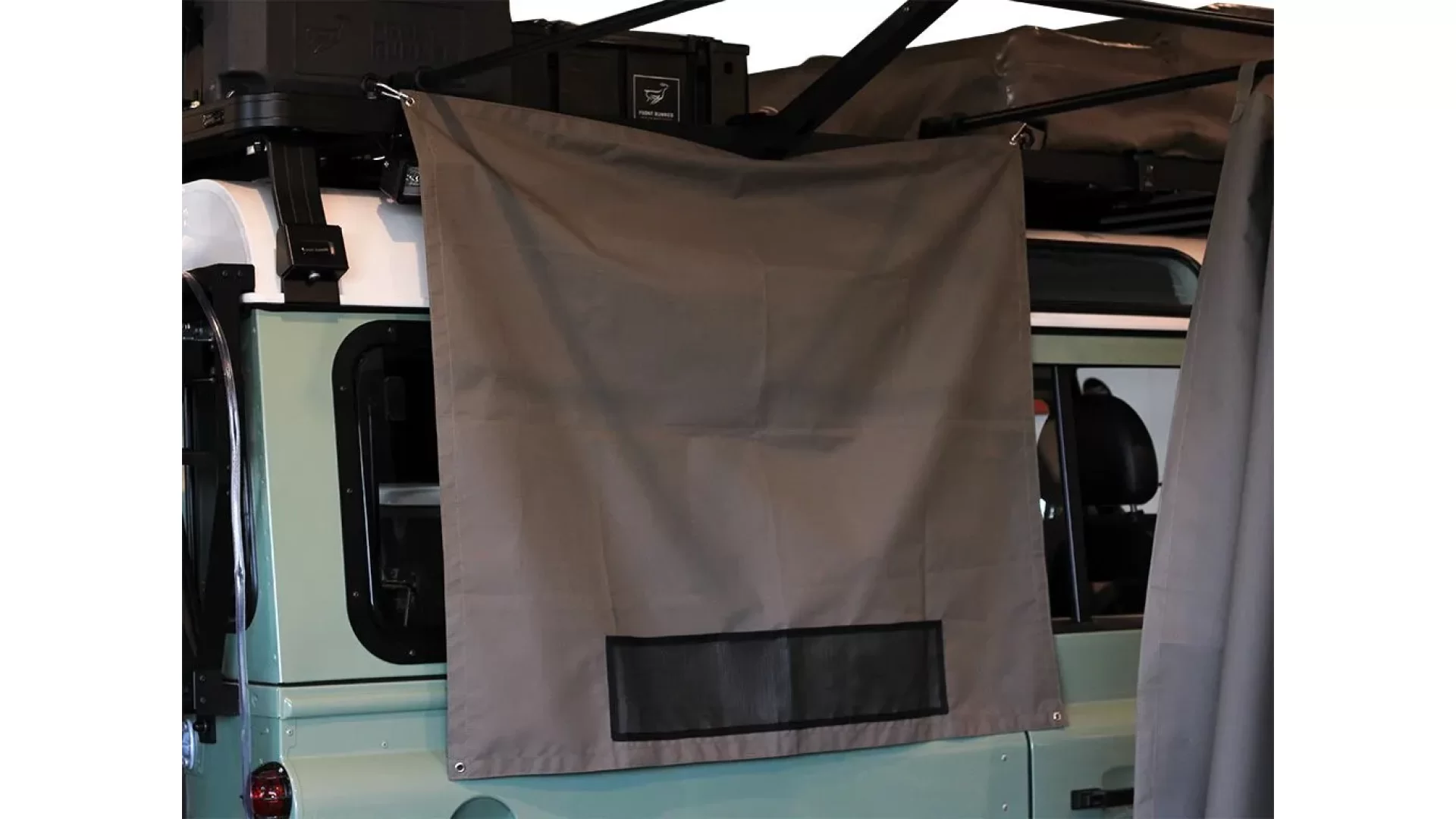 Front Runner Shower Cubicle Curtain / Caddy - SHOW013