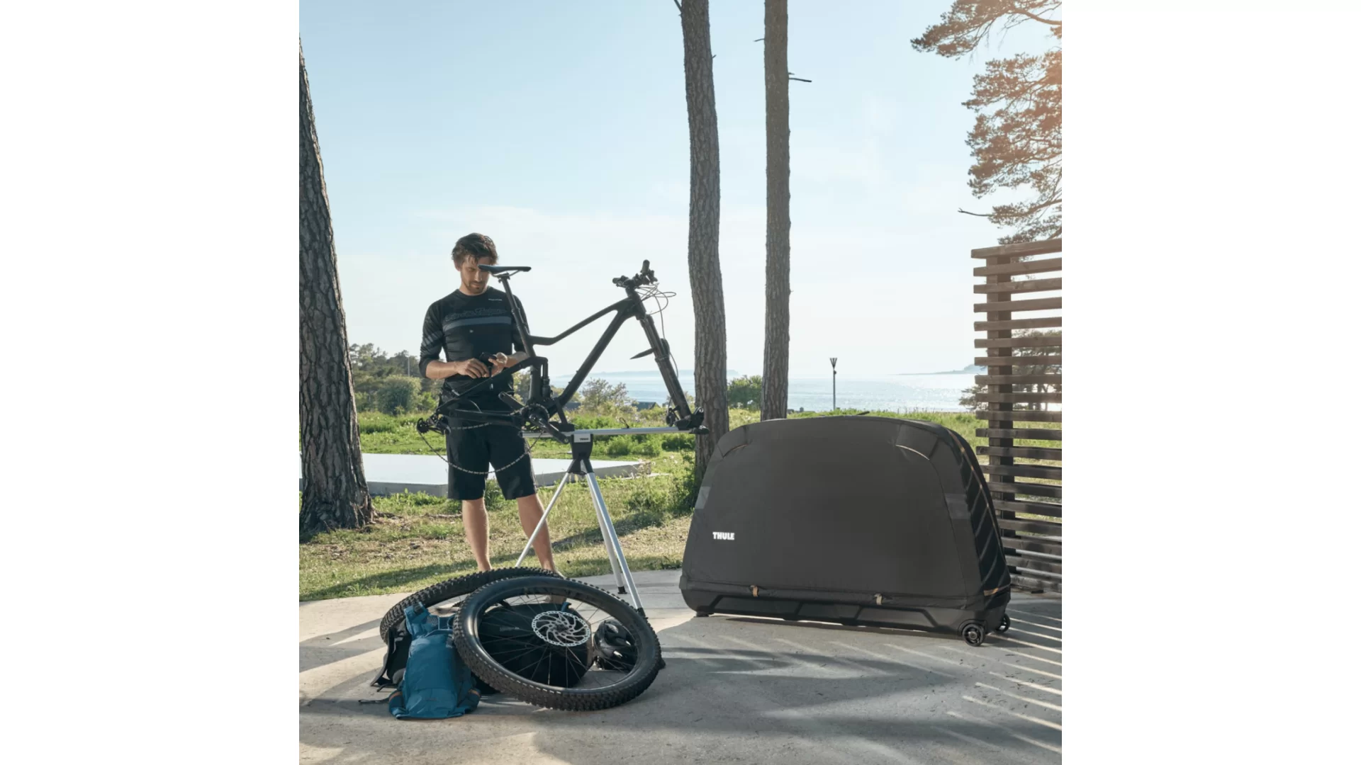 Thule RoundTrip Bike Case MTB - 3204662 - View 2