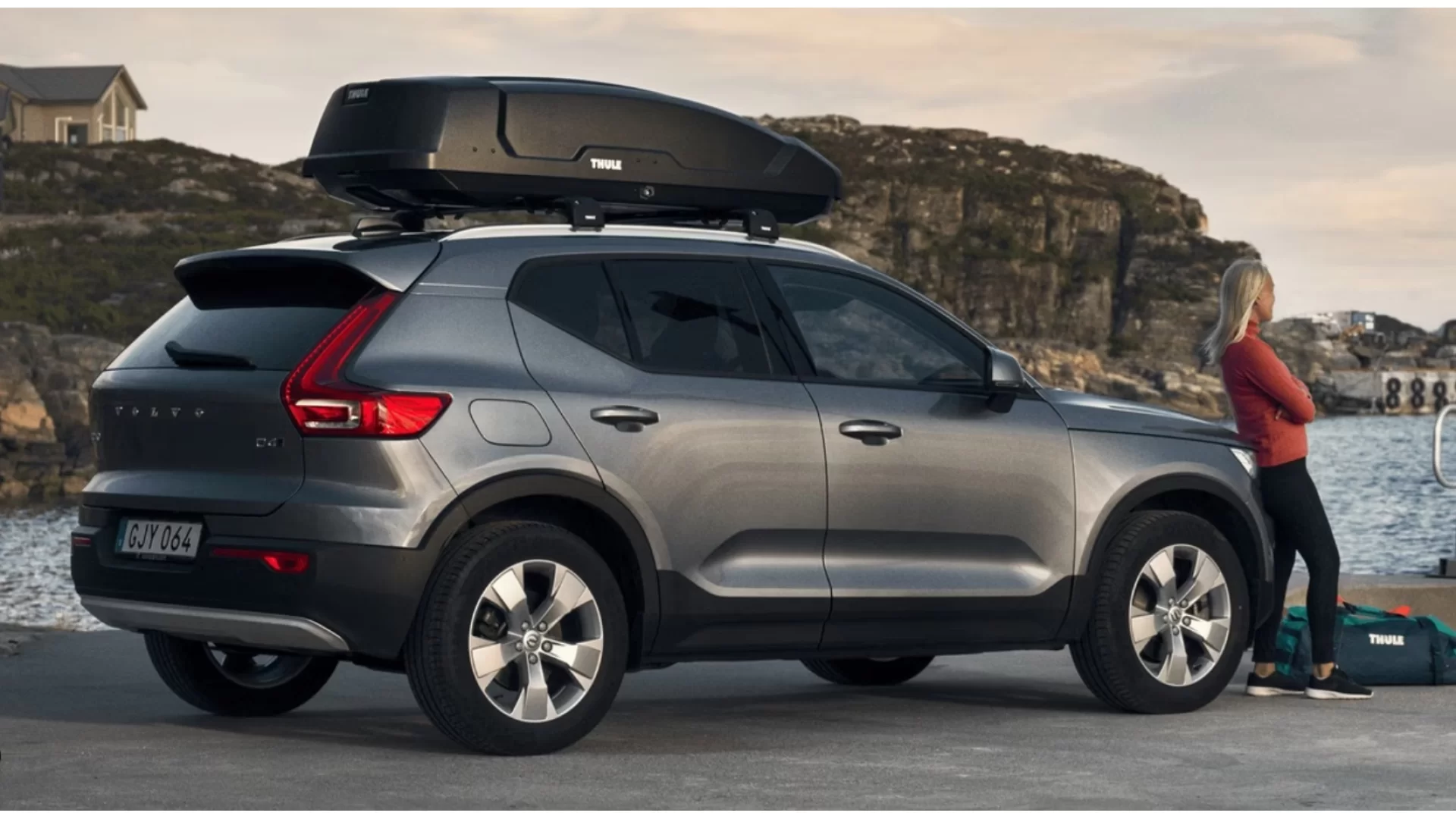 Thule Force XT Sport Matte Black 300 litre Roof Box - 635600 - View 1