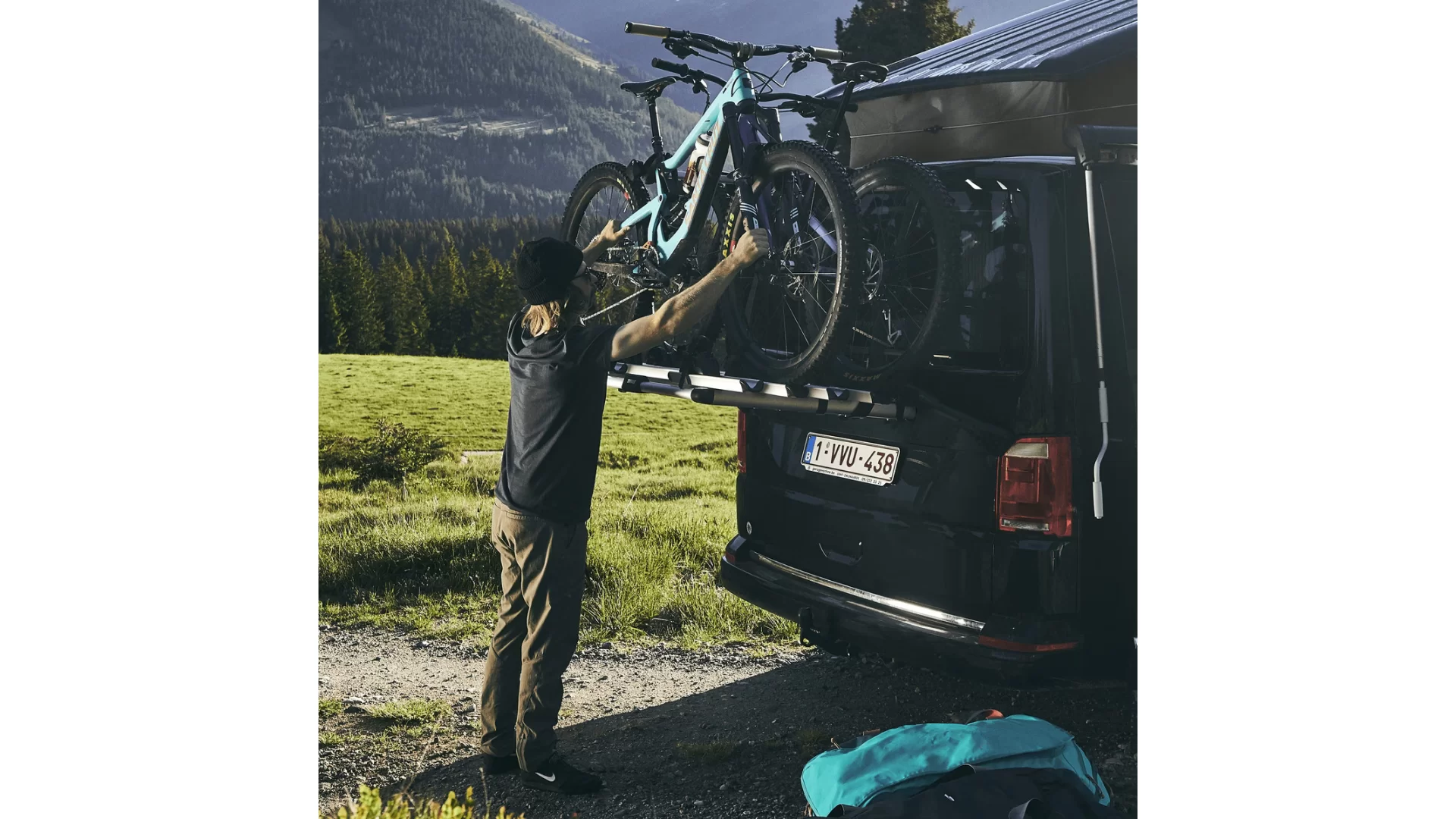 Thule WanderWay 2-Bike Hanging Boot or Hatch Mount Bike Rack Black (911002)