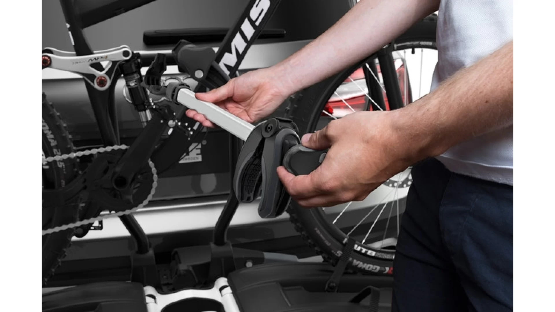 Thule EasyFold XT 3 Bike Tow Ball Mounted Carrier - 934AU - View 6