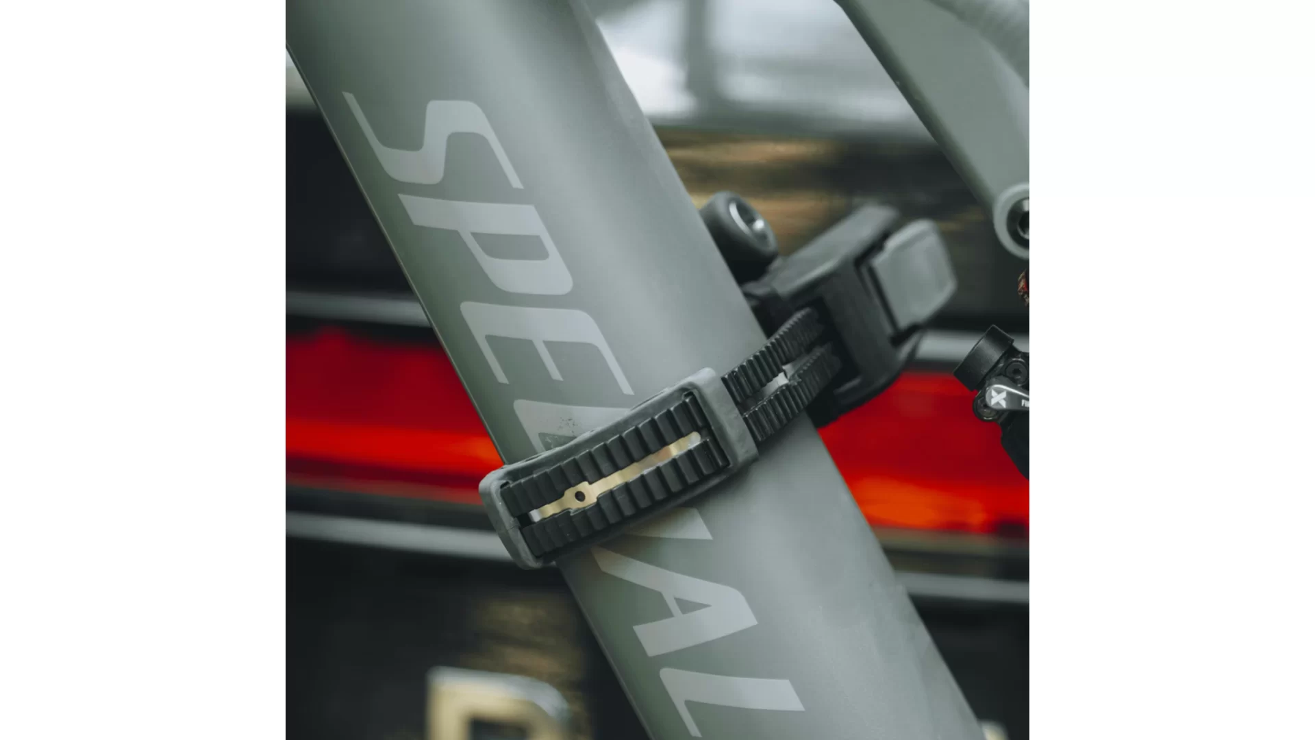 Thule Epos 2 Bike Towball Mounted Carrier - 978100 - View 3