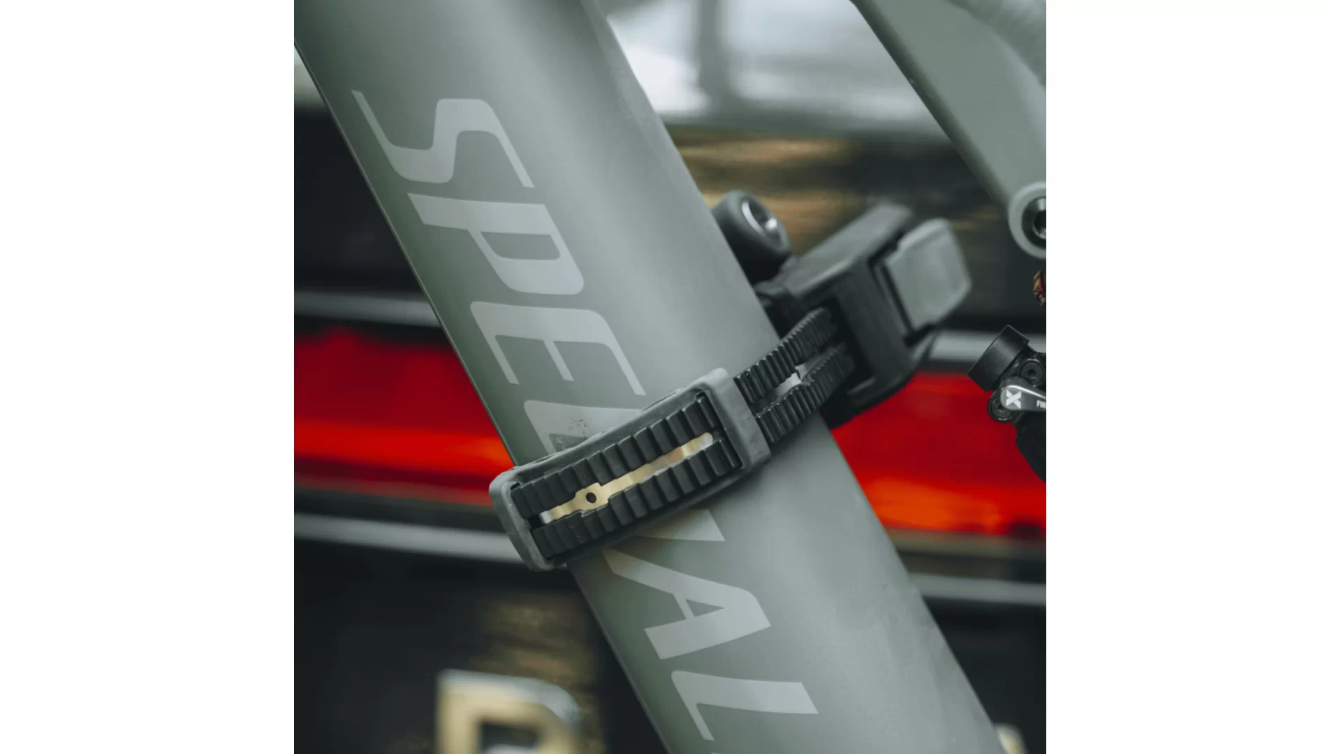 Thule Epos 3 Bike Towball Mounted Carrier - 979100 - View 2