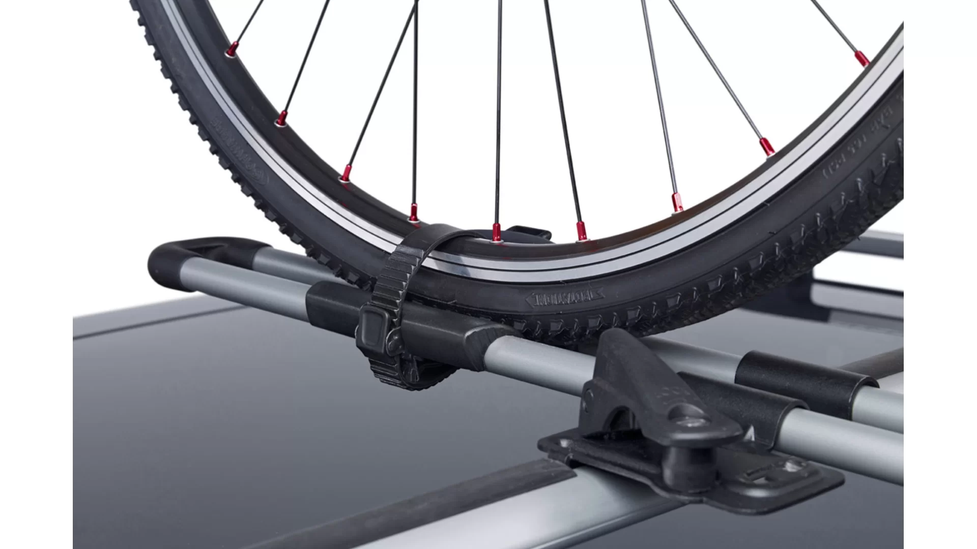 Thule FreeRide 532 silver roof mounted bike carrier x 4 with matching locks (532002) - View 1