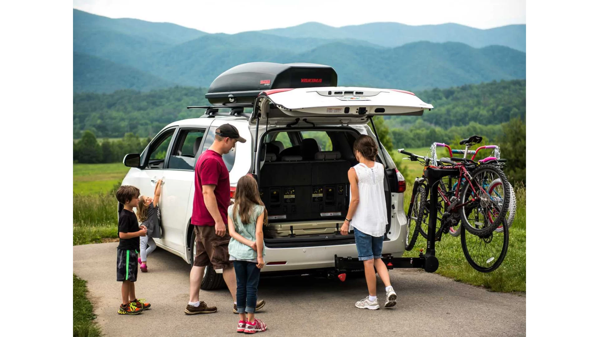 Yakima FullSwing Black 4 Bike Hitch Mounted Carrier - 8002465 - View 7