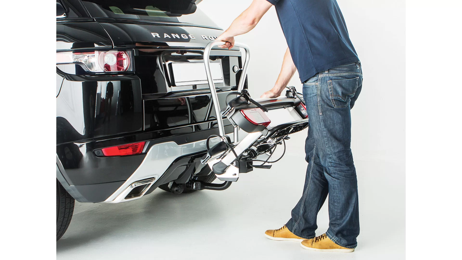 Yakima JustClick 3 Bike Tow Ball Mounted Carrier (8002494) - View 6