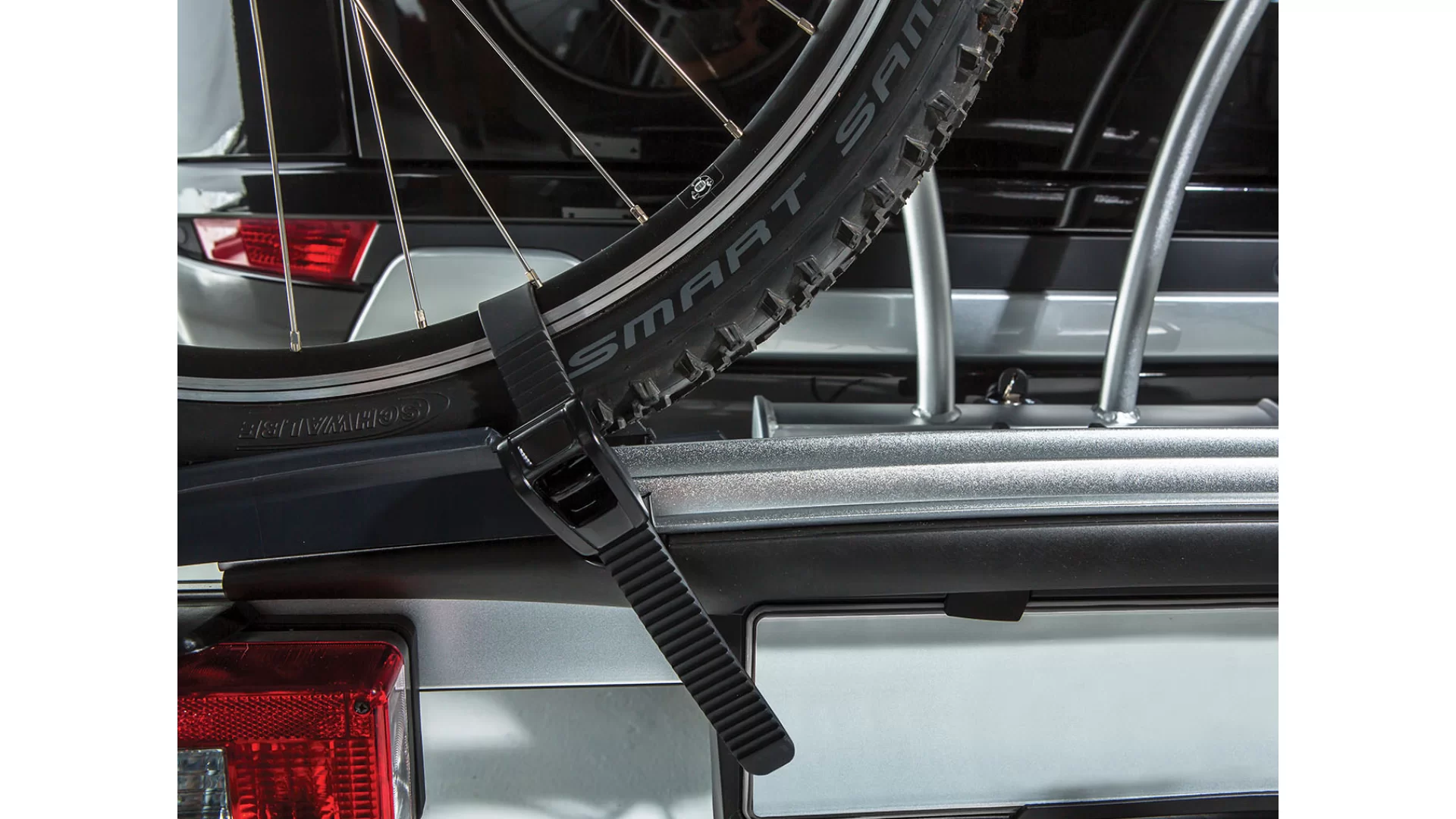 Yakima JustClick 3 Bike Tow Ball Mounted Carrier (8002494) - View 2