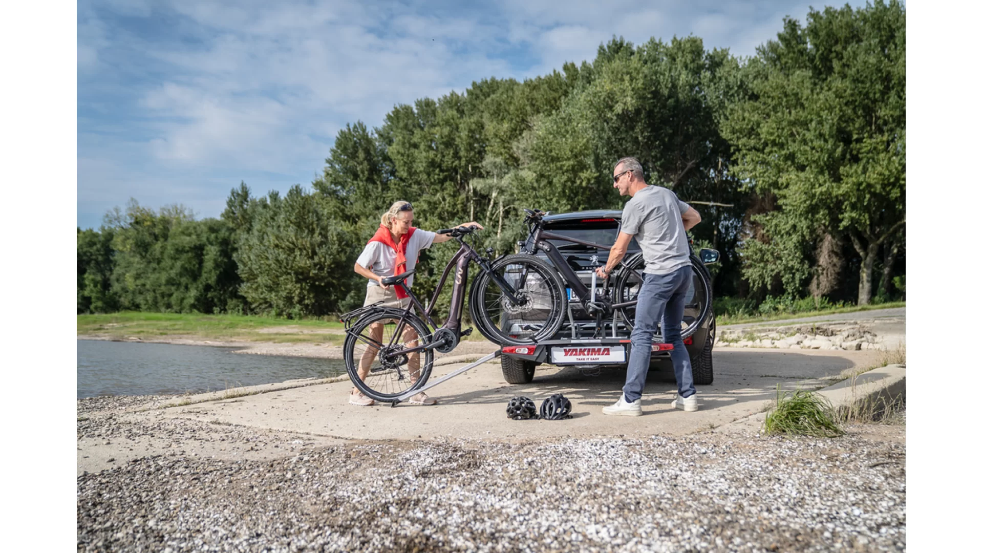 Yakima FoldClick 3 Bike Towball Mounted Carrier (8002496) - View 2