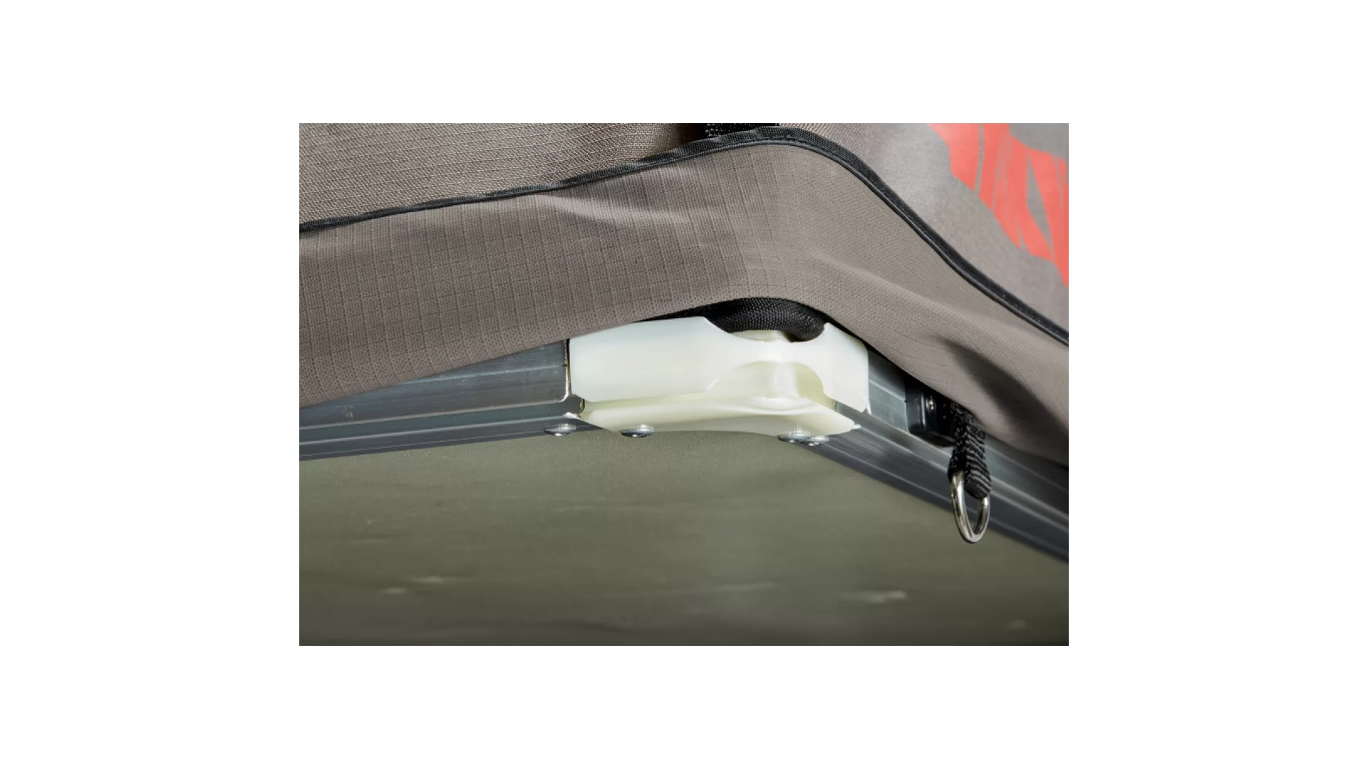 Yakima SkyRise HD Medium Heavy-Duty 4 Season Roof Top Tent (8007437) - View 1