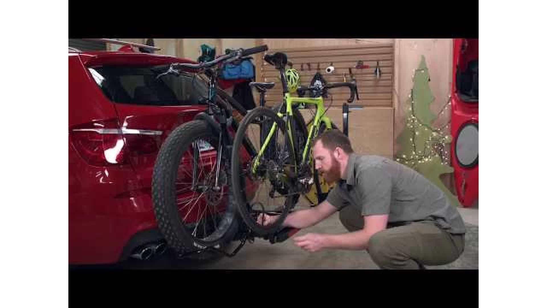 Yakima HoldUp EVO 4 Bike Carrier Combo 8002479 + 8002482 - View 2