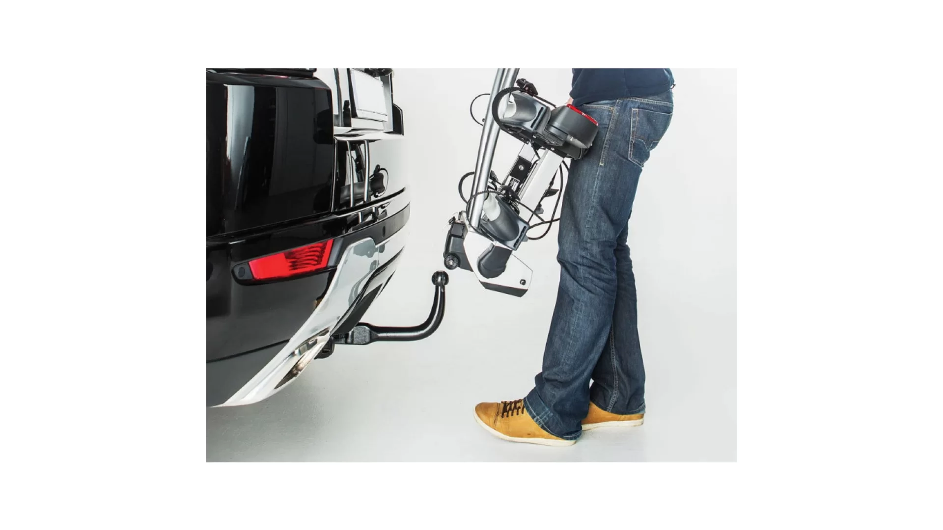 Yakima JustClick 4 bike tow ball mounted carrier combo (8002494 + 8002488) - View 7