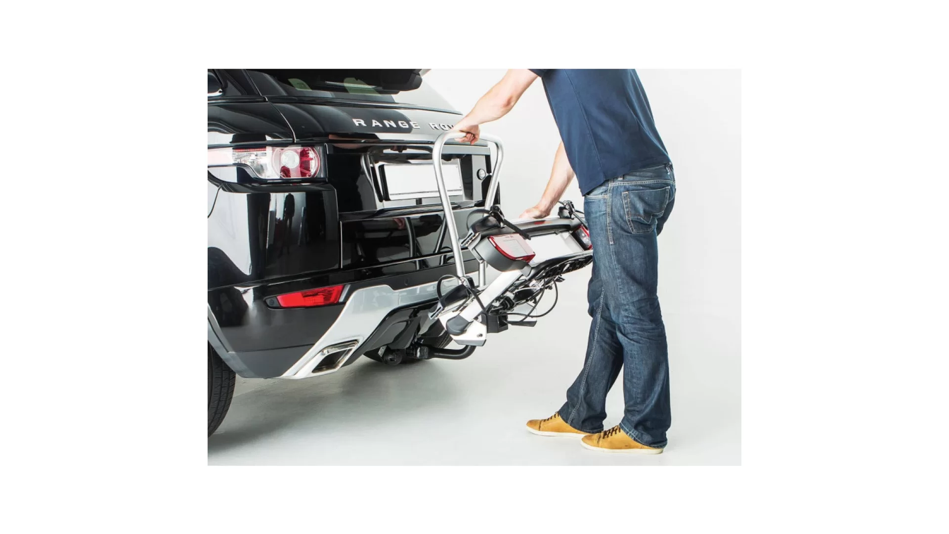 Yakima JustClick 4 bike tow ball mounted carrier combo (8002494 + 8002488) - View 6